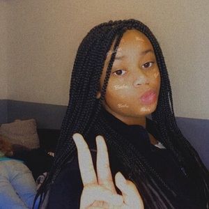 Meet your Posher, Brooke